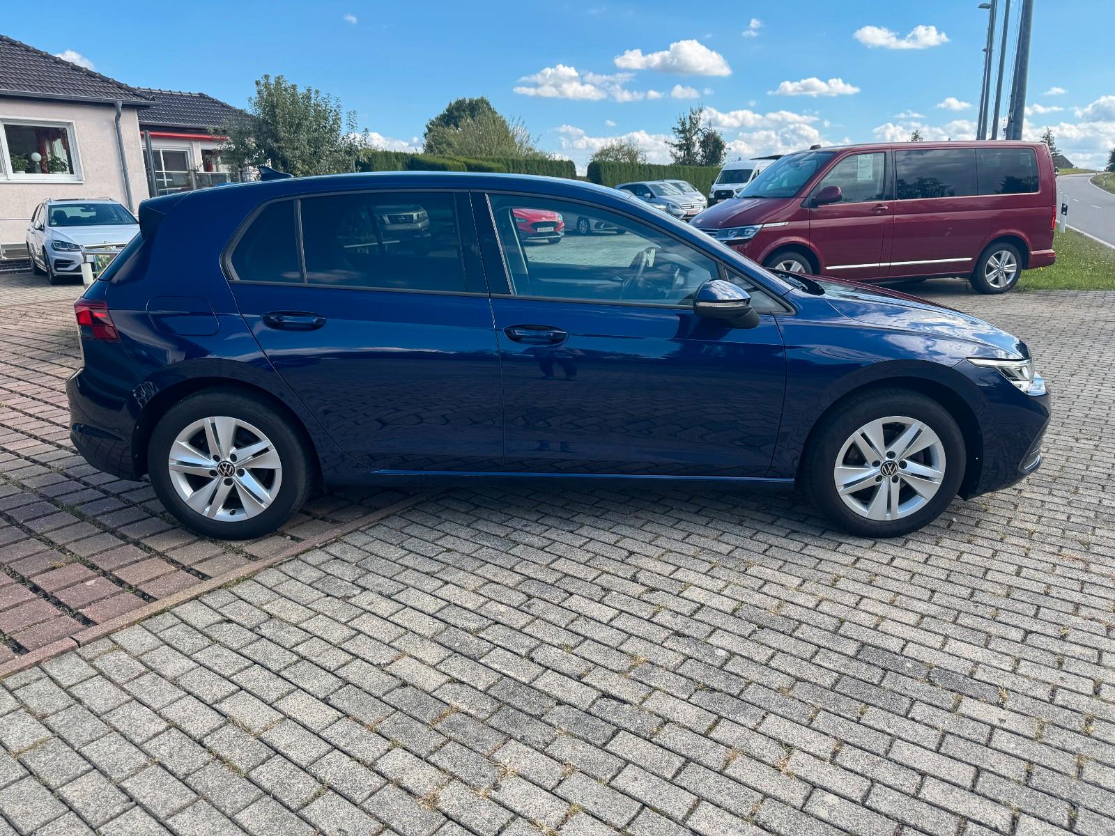 Volkswagen Golf VIII Lim. Life Business