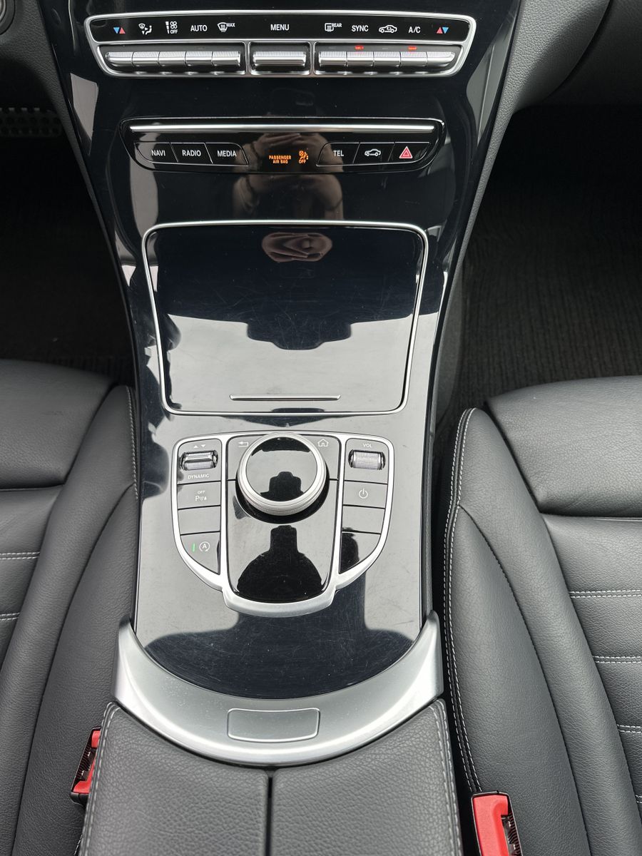 Fahrzeugabbildung Mercedes-Benz C 220d T 4Matic AMG-Line NAV+LED+DISTRONIC+19ZO