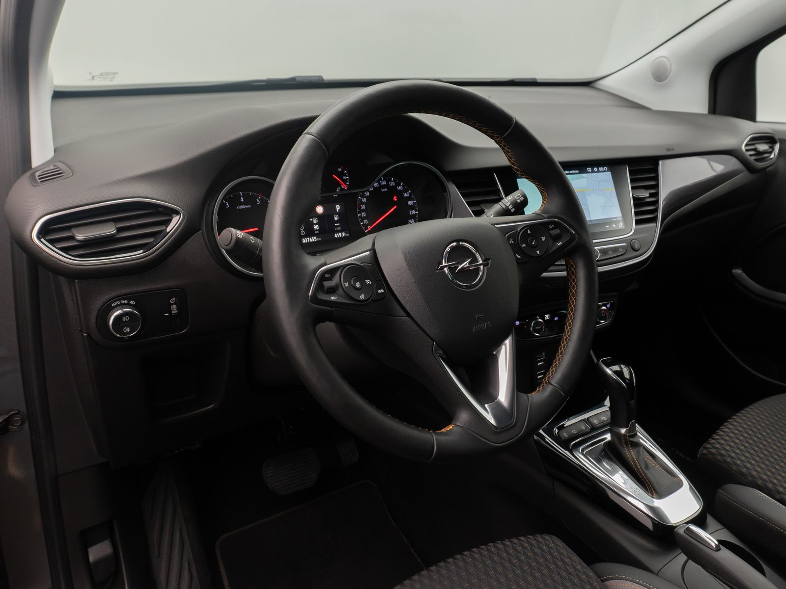 Fahrzeugabbildung Opel Crossland Innovation Kamera Navi L-hzg LED AHK
