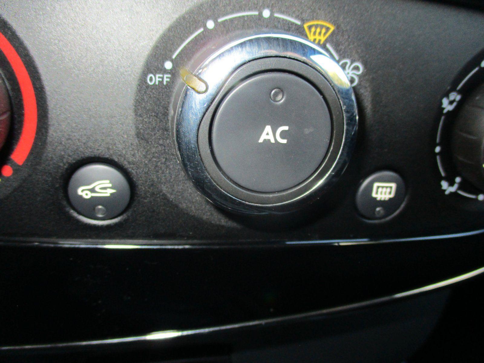 Renault Clio 2014 — photo 11