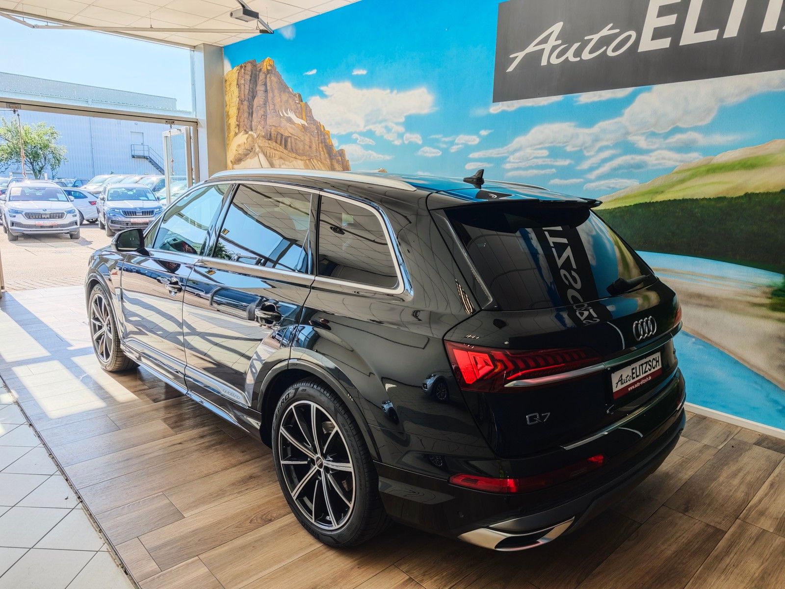 Fahrzeugabbildung Audi Q7 45 TDI quattro S line MATRIX AHK LR ACC NAVI