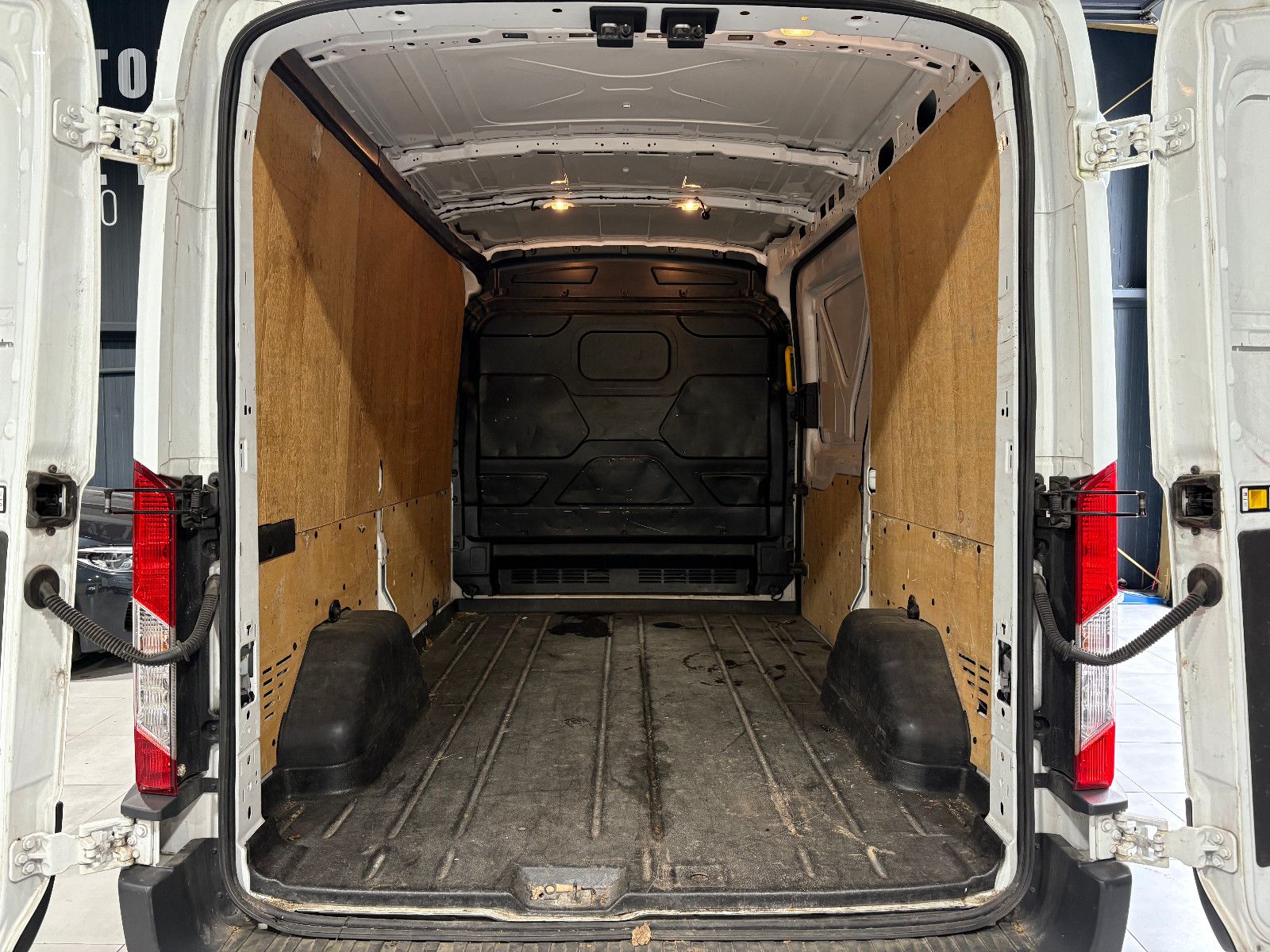 Fahrzeugabbildung Ford Transit Kasten 330 L2 H2Trend/3-SITZ/PDC/KLIMA/