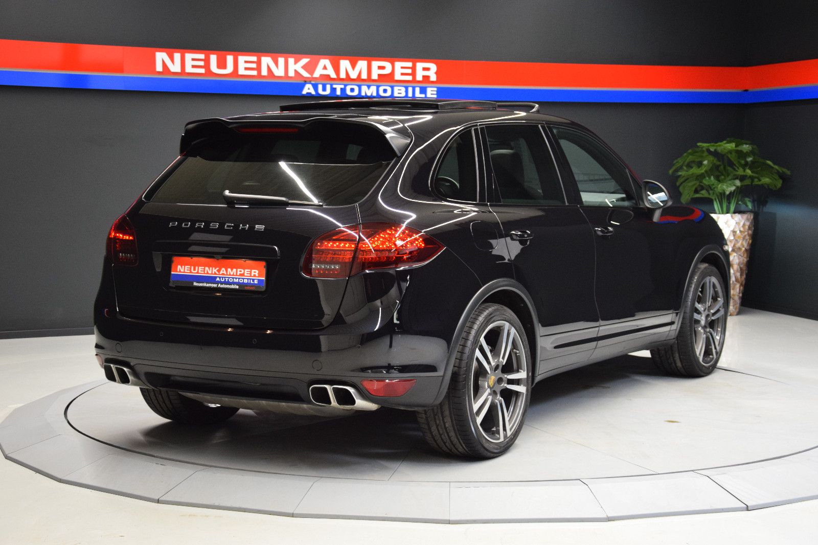 Fahrzeugabbildung Porsche Cayenne S V8 Diesel Leder Pano Bose Kamera 21"