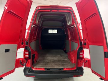 Volkswagen T6 Transporter - 11