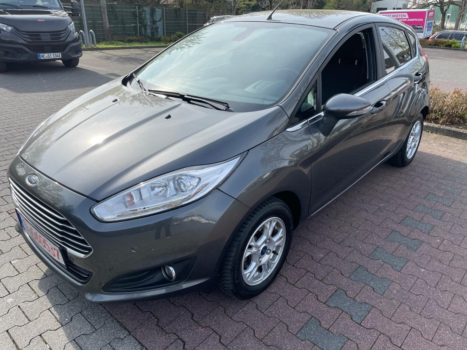 Ford Fiesta Titanium Mfl PDC Shz Alu uvm