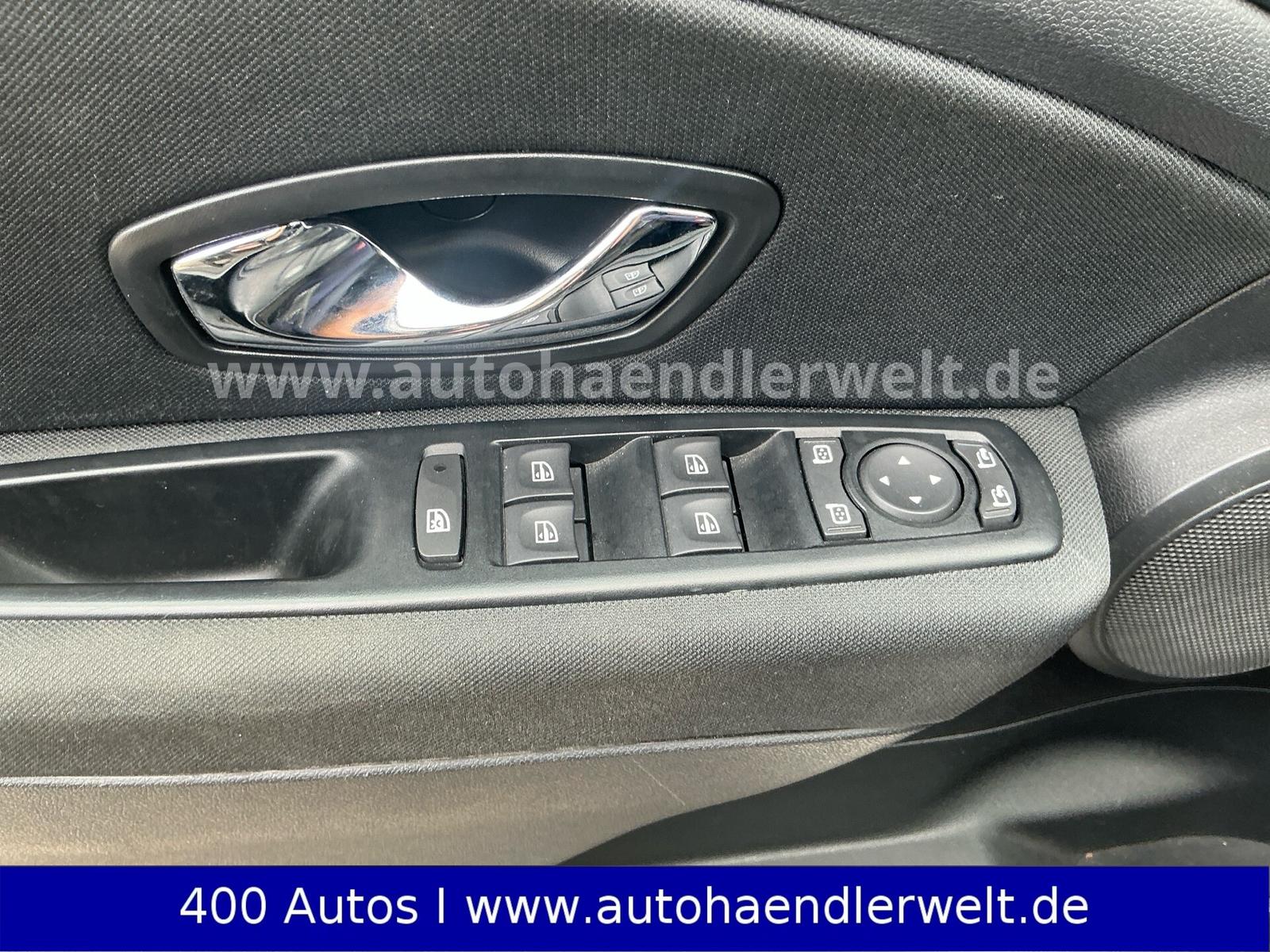 Renault Megane 2015 — photo 21