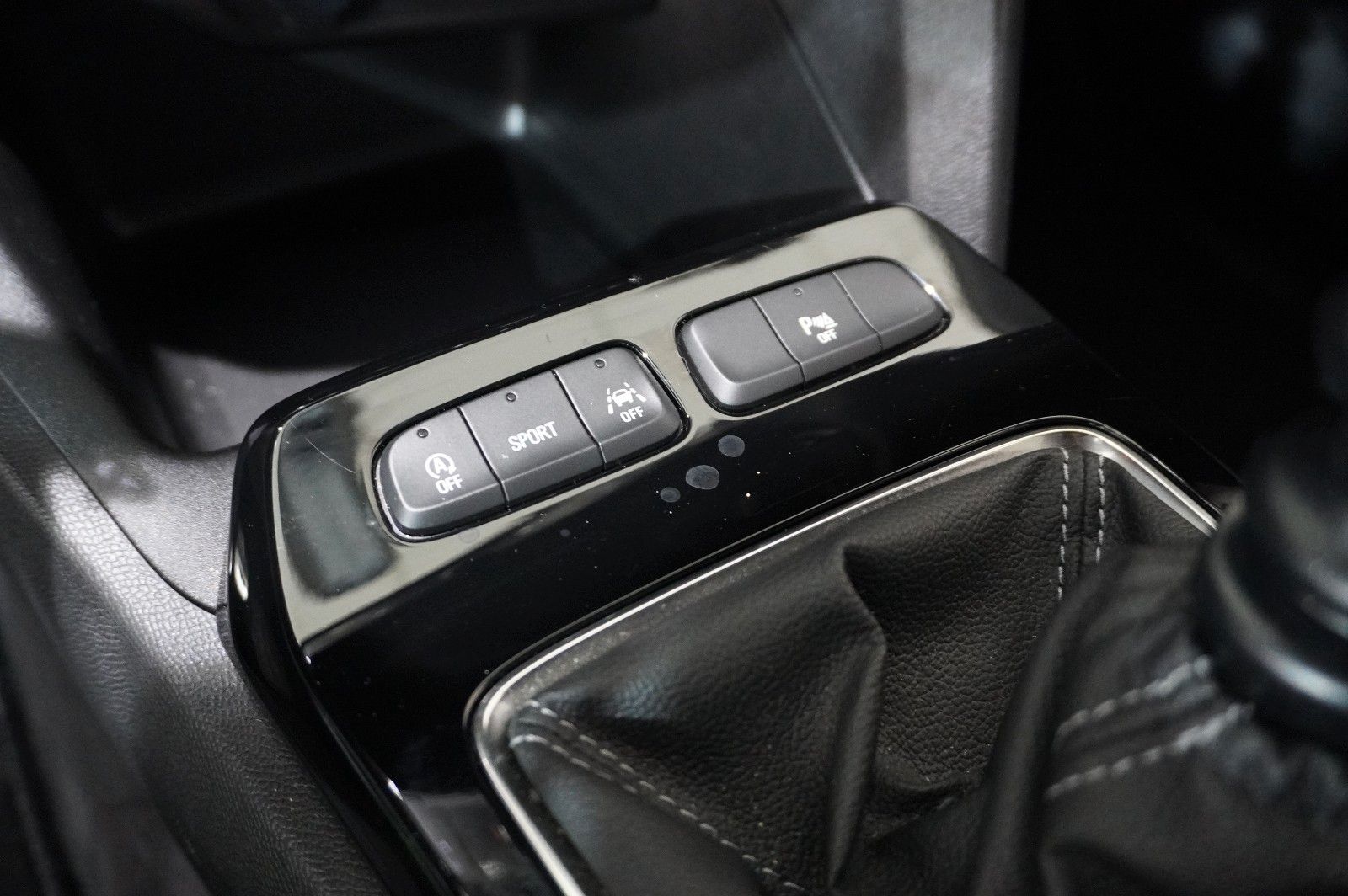 Fahrzeugabbildung Opel Mokka 1.2T GS LINE NAVI/LED/KAMERA/SPORT/DAB+