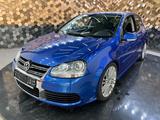 Volkswagen Golf V Lim. R32 - Volkswagen Golf: R32