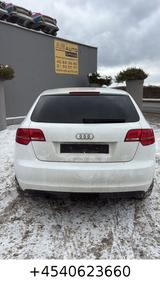 Audi A3 Sportback 1.6 TDI Attraction - Audi A3 mit Diesel-Antrieb: Limousine, 1.6