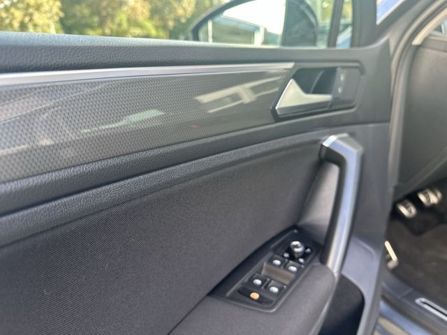 Tiguan 1.5 TSI IQ.DRIVE NAVI LED AHK 19 ALU HEAD