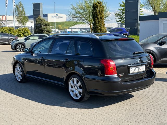 Toyota Avensis Kombi 2.0 Executive