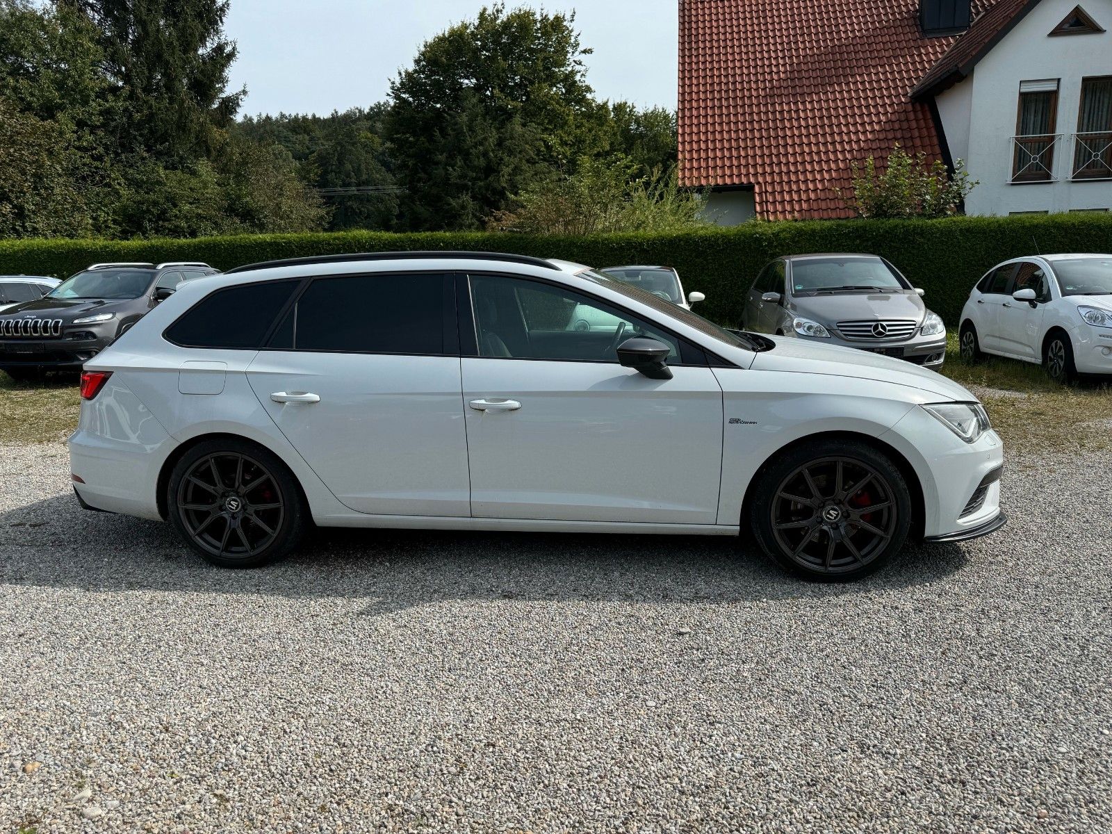 Fahrzeugabbildung SEAT Leon ST FR KAMERA GLASDACH EXPORT GEWERBE