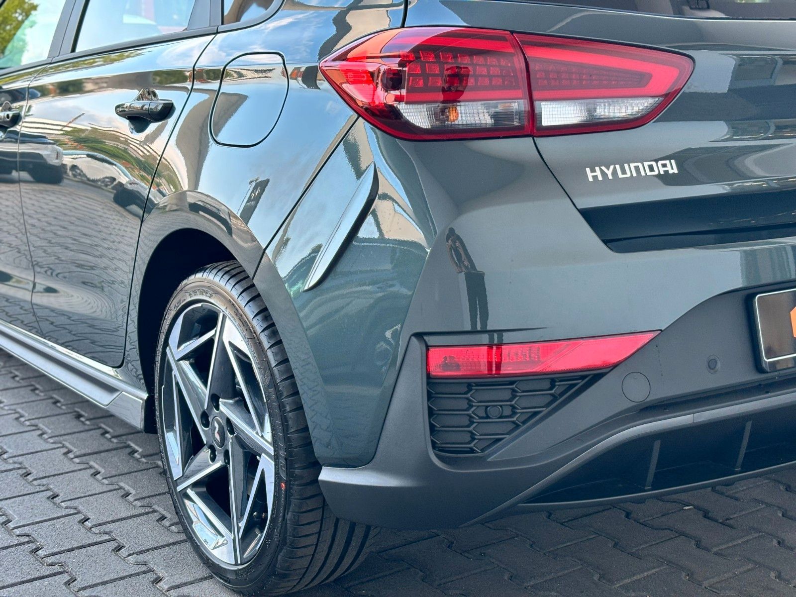 Fahrzeugabbildung Hyundai i30 1.5 T-GDI N Line Kamera,LED,Navi,Pano,SHZ,SD