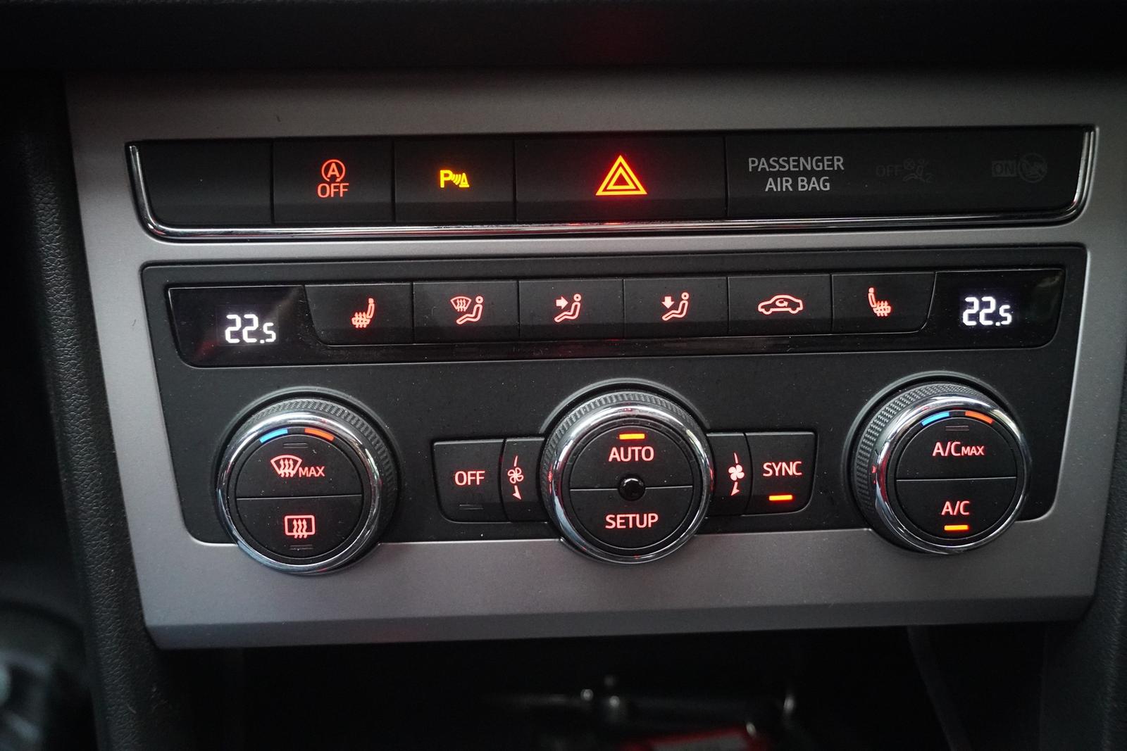 Seat Leon ST 1.5 Xcellence LED Navi Panorama Tempomat