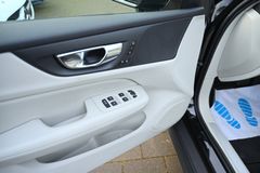 VOLVO V60 Cross Country D4 Pro AWD Leder Navi Cam LED