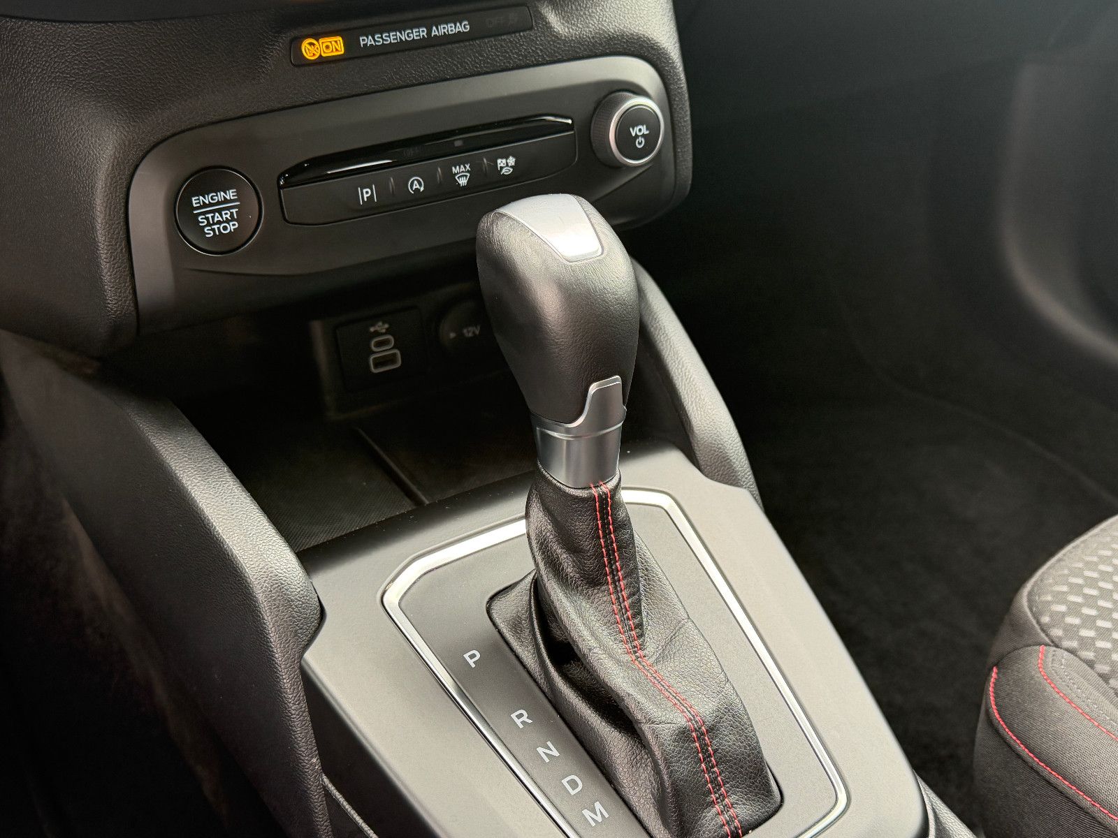 Fahrzeugabbildung Ford Focus /ST-LINE/AUTOMATIK/KAMERA/NAVI/SHZ/ACC