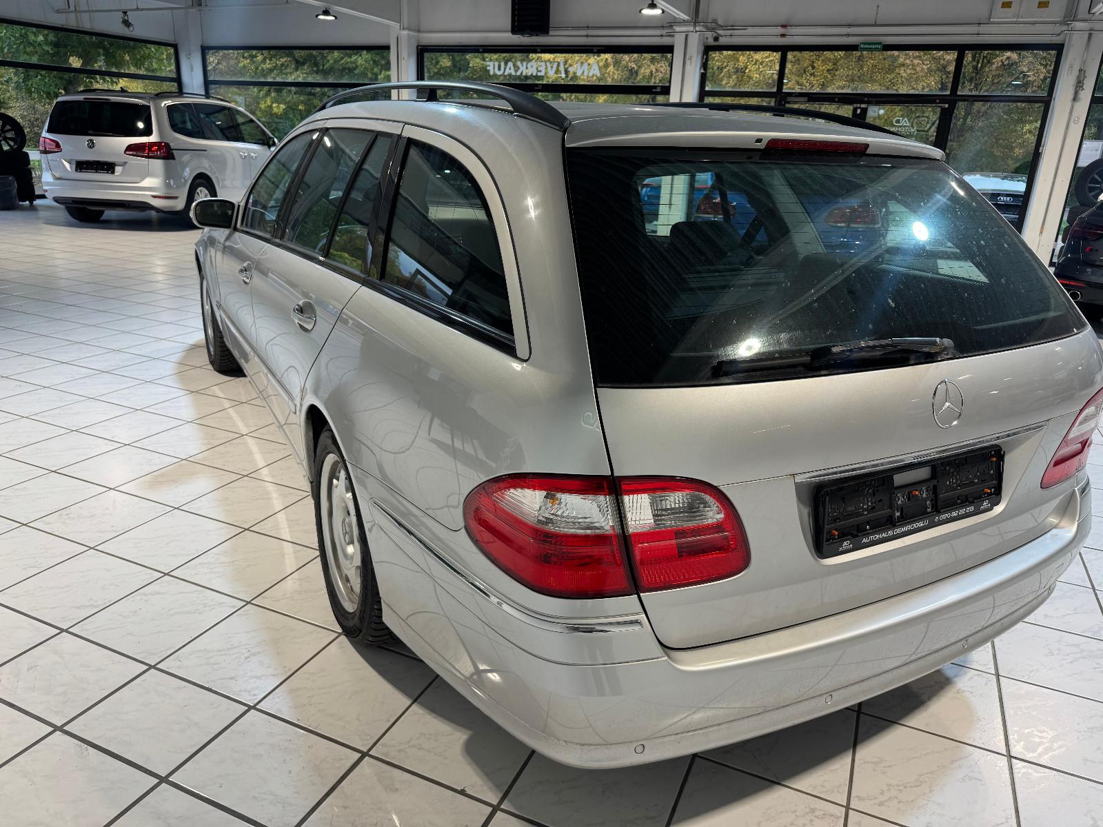 Mercedes-Benz E200 2004 — photo 8