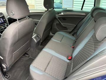Volkswagen Golf VII Variant IQ+LED+APP+ACC+LkHz+Pano