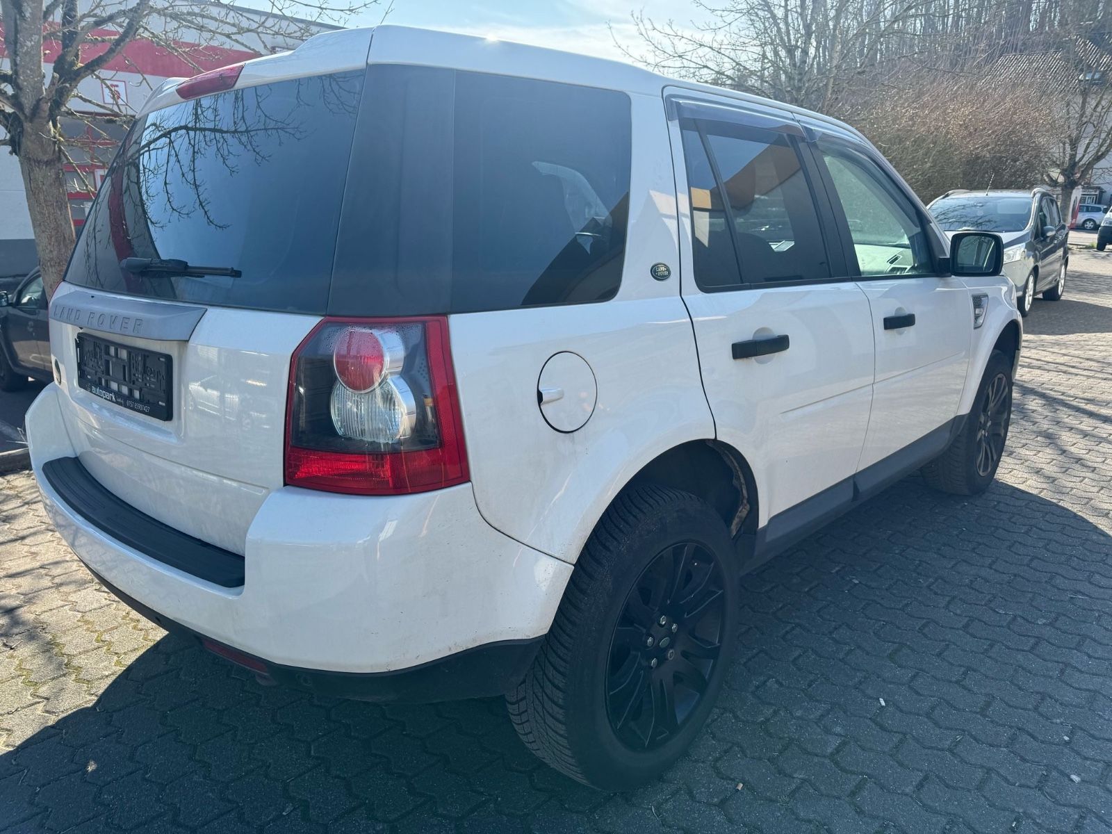 Fahrzeugabbildung Land Rover Freelander 2 HSE Leder+Navi+Xenon