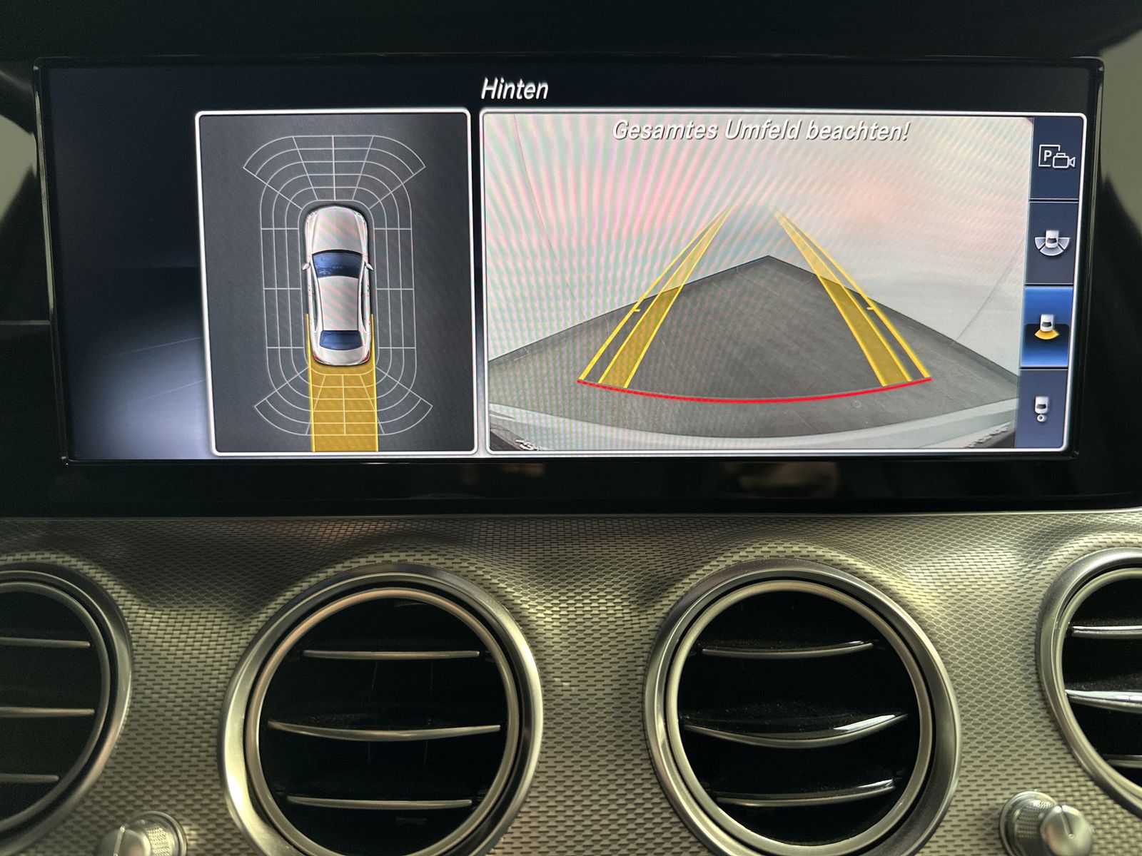 Fahrzeugabbildung Mercedes-Benz E 220d Limousine Avantgarde NAV+LED+AHK+CARPLAY