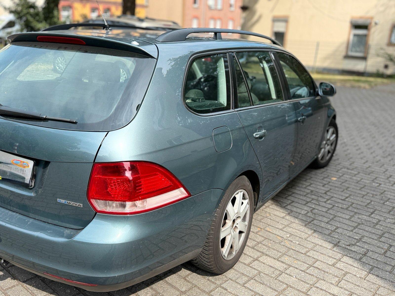 Volkswagen Golf 2009 — engine 105 HP (77kW)
