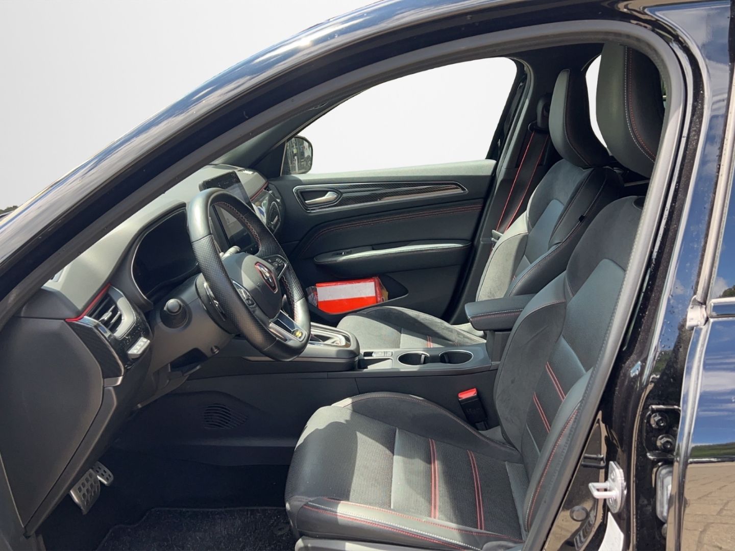 Fahrzeugabbildung Renault Arkana R.S. Line 1.3 TCe 160 EDC AHK Mild-Hybrid