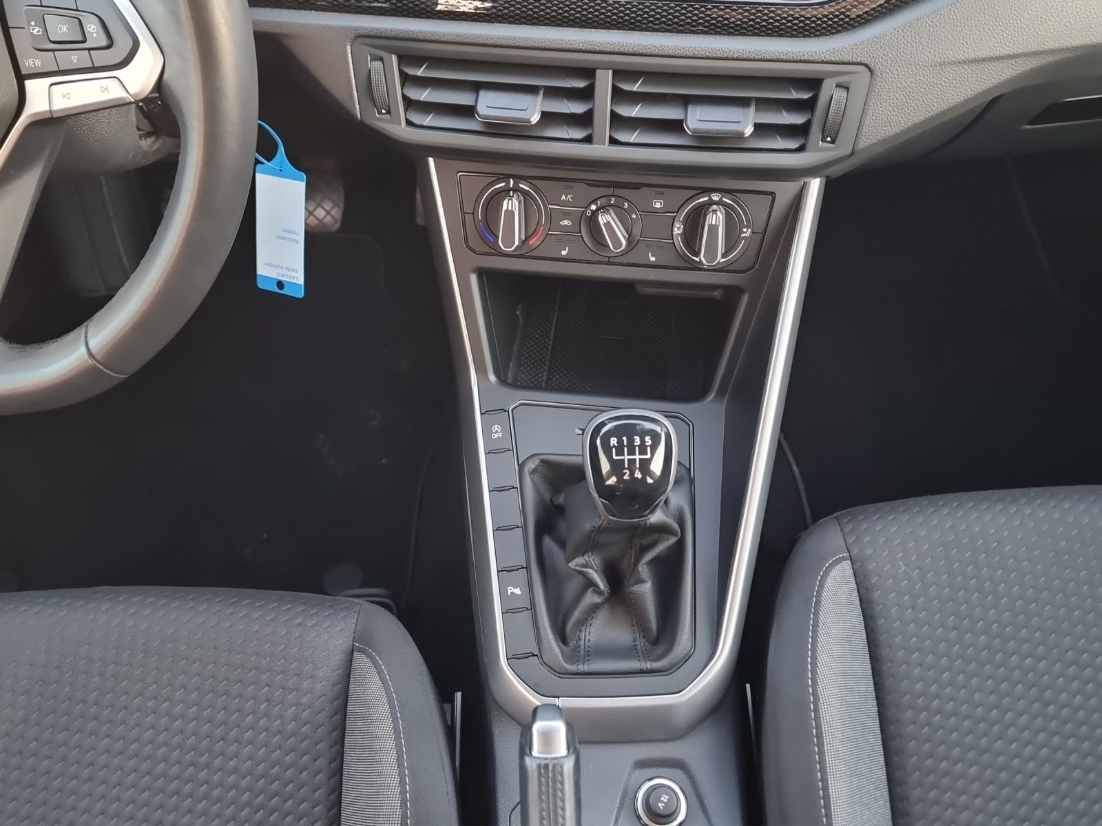Fahrzeugabbildung Volkswagen Polo Life TSI LED SH PDC DAB+ WeConnect Klima