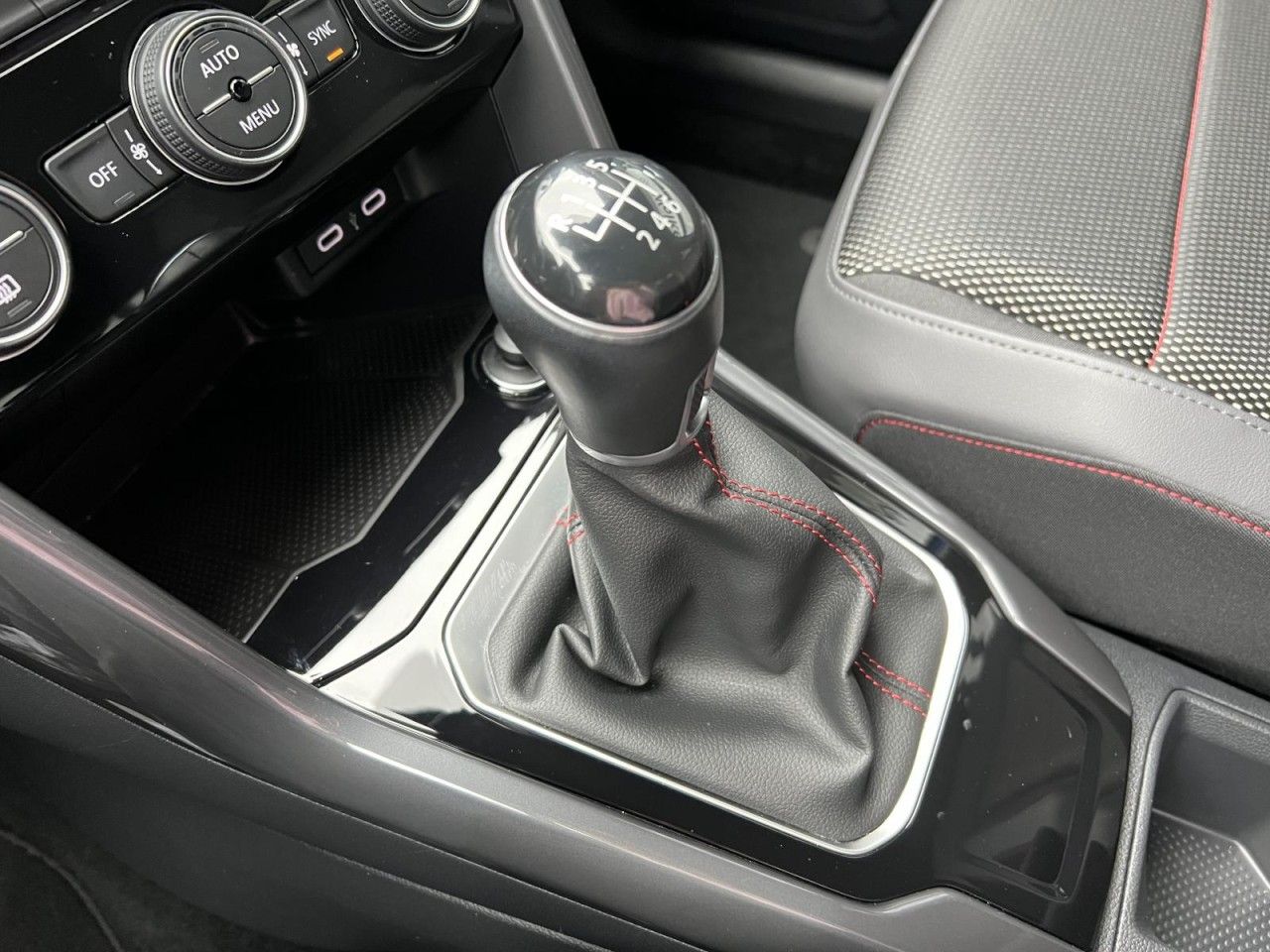 Volkswagen T-Roc - Bild 15