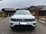 Volkswagen Tiguan 2.0 TSI DSG 4MOTION SOUND 1.HD SH-gepfl.