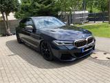 BMW M550i xDrive A - Laser H/K SD 20 Zoll H/R Federn - gebrauchte BMW M550 aus dem Jahr 2022