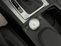 MERCEDES-BENZ E 200 CGI / NUR 56.tKM / GARANTIE / 2.HD / XEN /