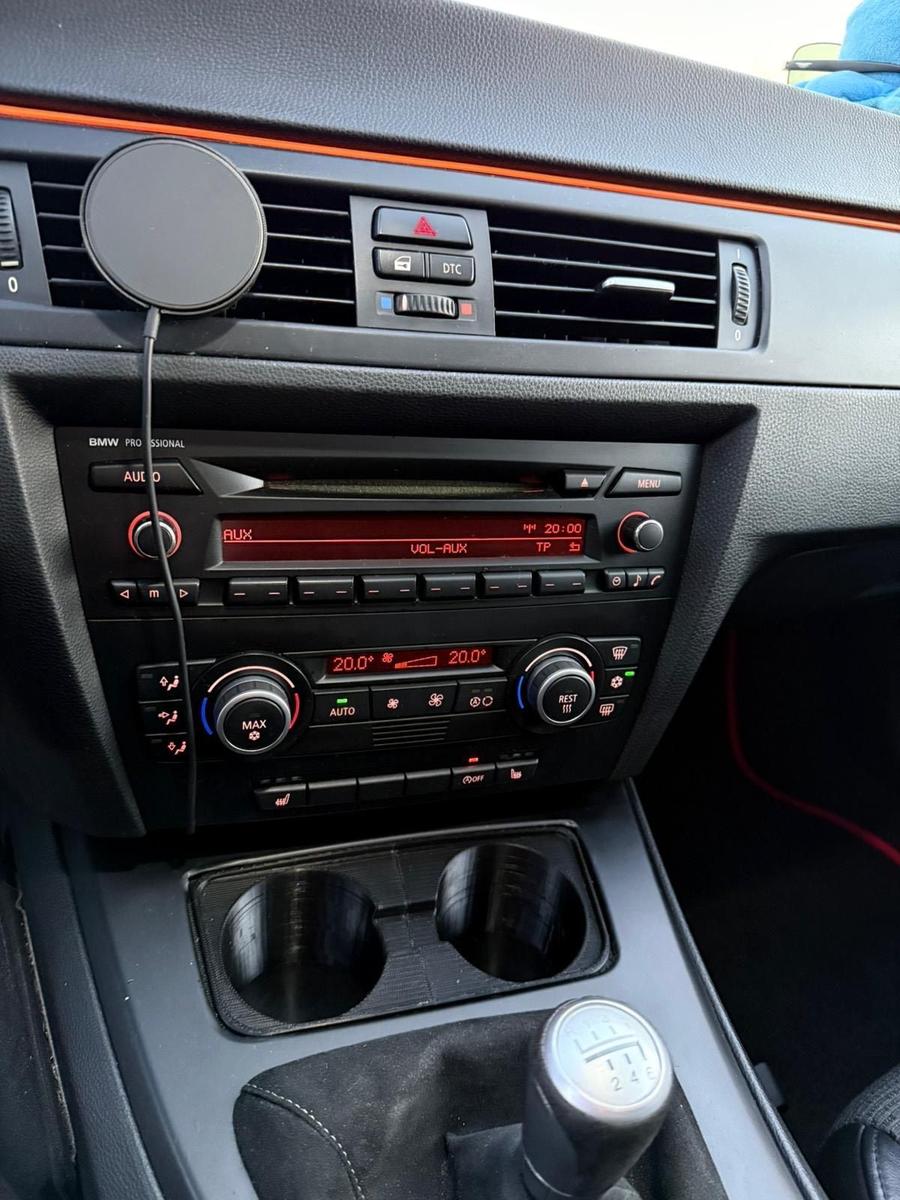 BMW 320 2009 — photo 11