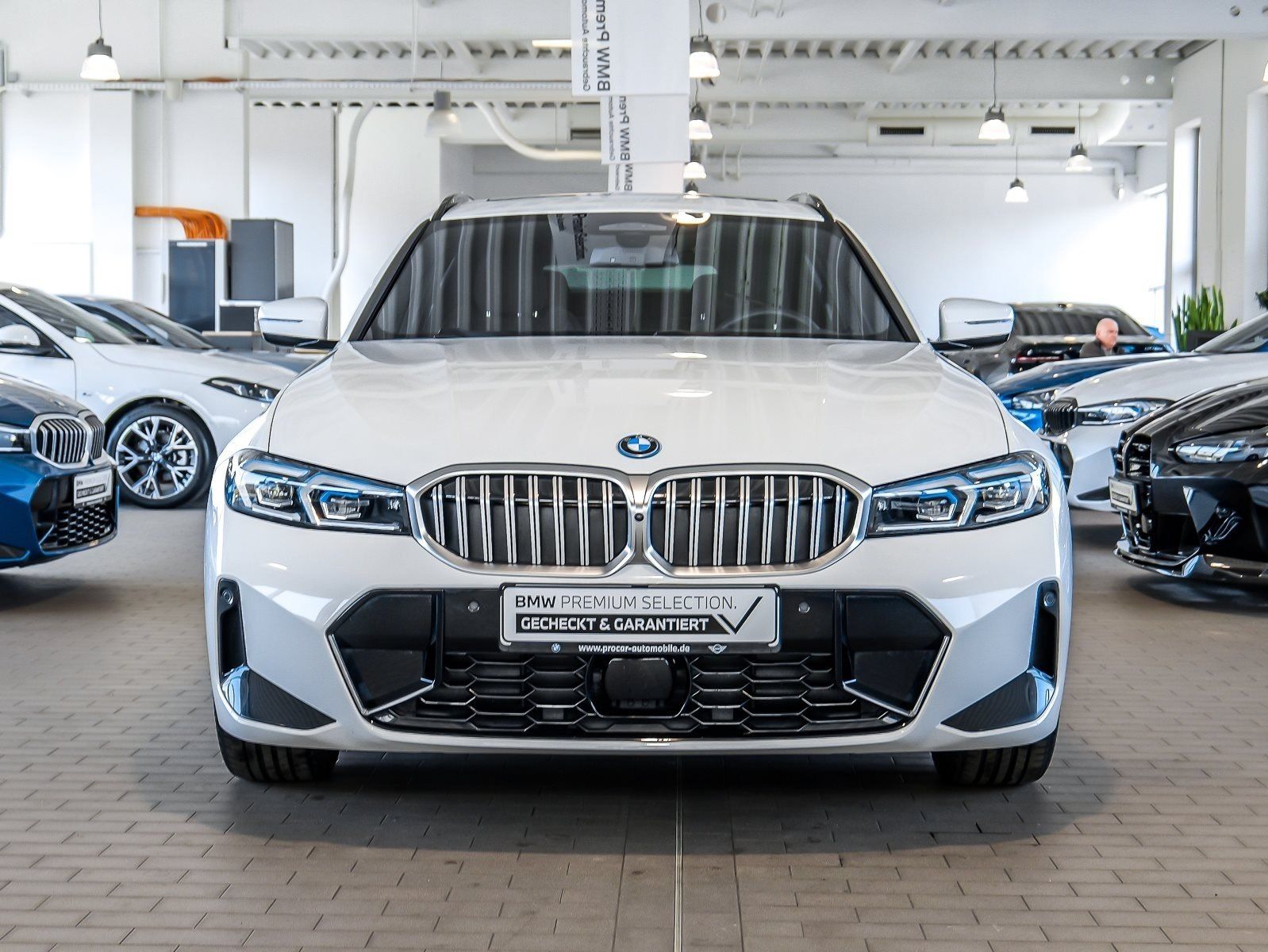 BMW 330 - Bild 9