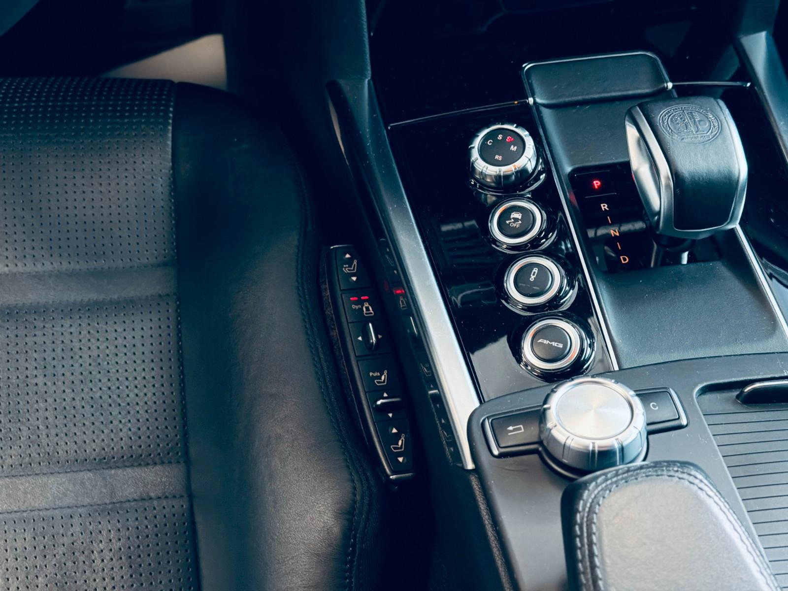 MERCEDES-BENZ E 63 T AMG V8 5.5 557ch 4MATIC BVA Toit pano Caméra 360 TV Sièges chauffants cuir Historique présent