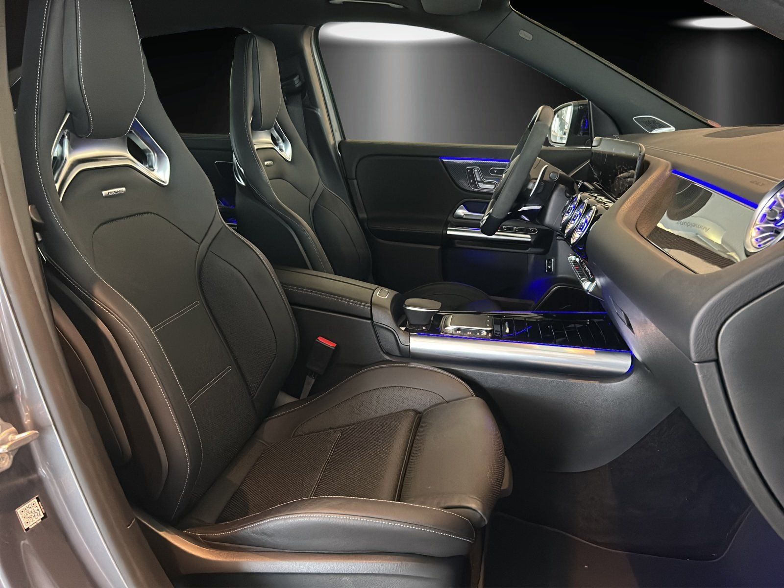 Fahrzeugabbildung Mercedes-Benz GLA 45 S AMG Perf.Sitze DISTRO Massage AERO Pano