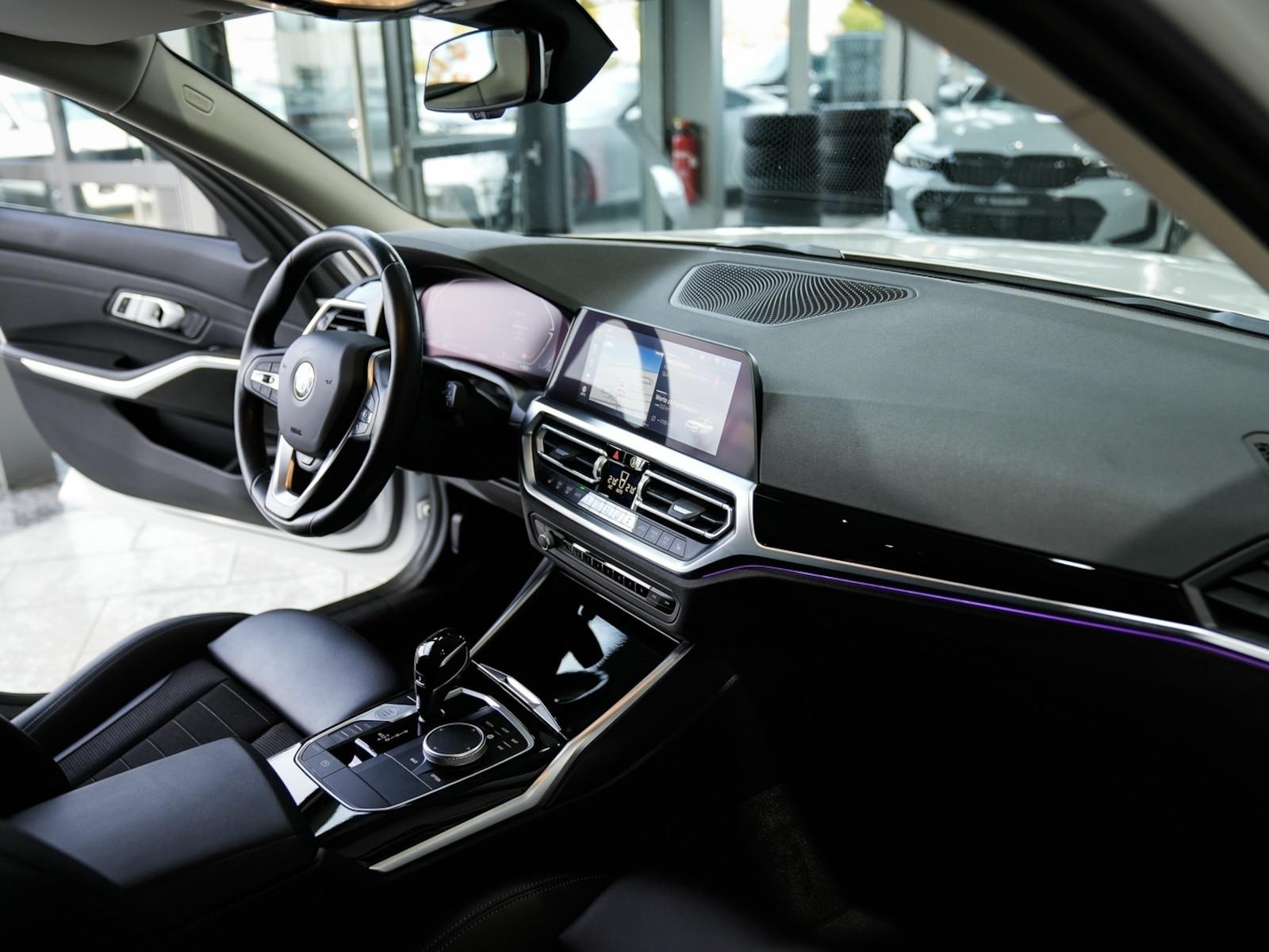BMW 320d xDrive Touring Sport Line