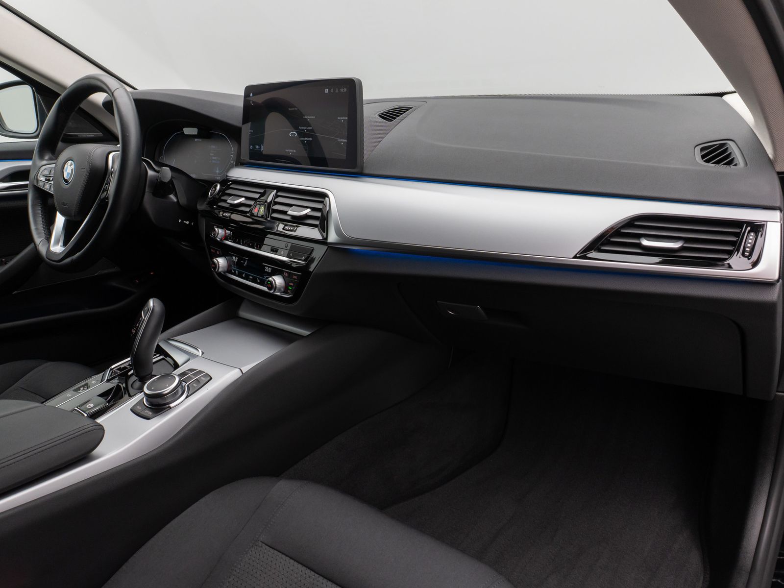 Fahrzeugabbildung BMW 520e  Laser 360° HUD DAB H/K ACC Alarm Komfort
