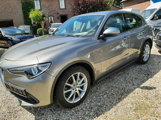 Alfa Romeo Stelvio Super  Teilleder/NAVI/ Euro6/Kamera