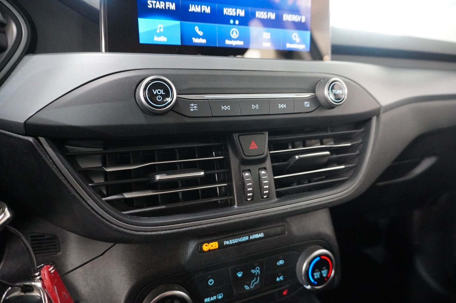 Fahrzeugabbildung Ford Focus Turnier 1.5D COOL & CONN. NAVI/LED/KAMERA