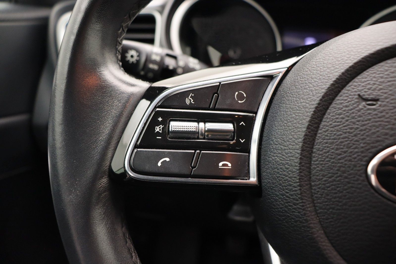 Fahrzeugabbildung Kia Ceed 1.4 TEMPO SHZ LDA