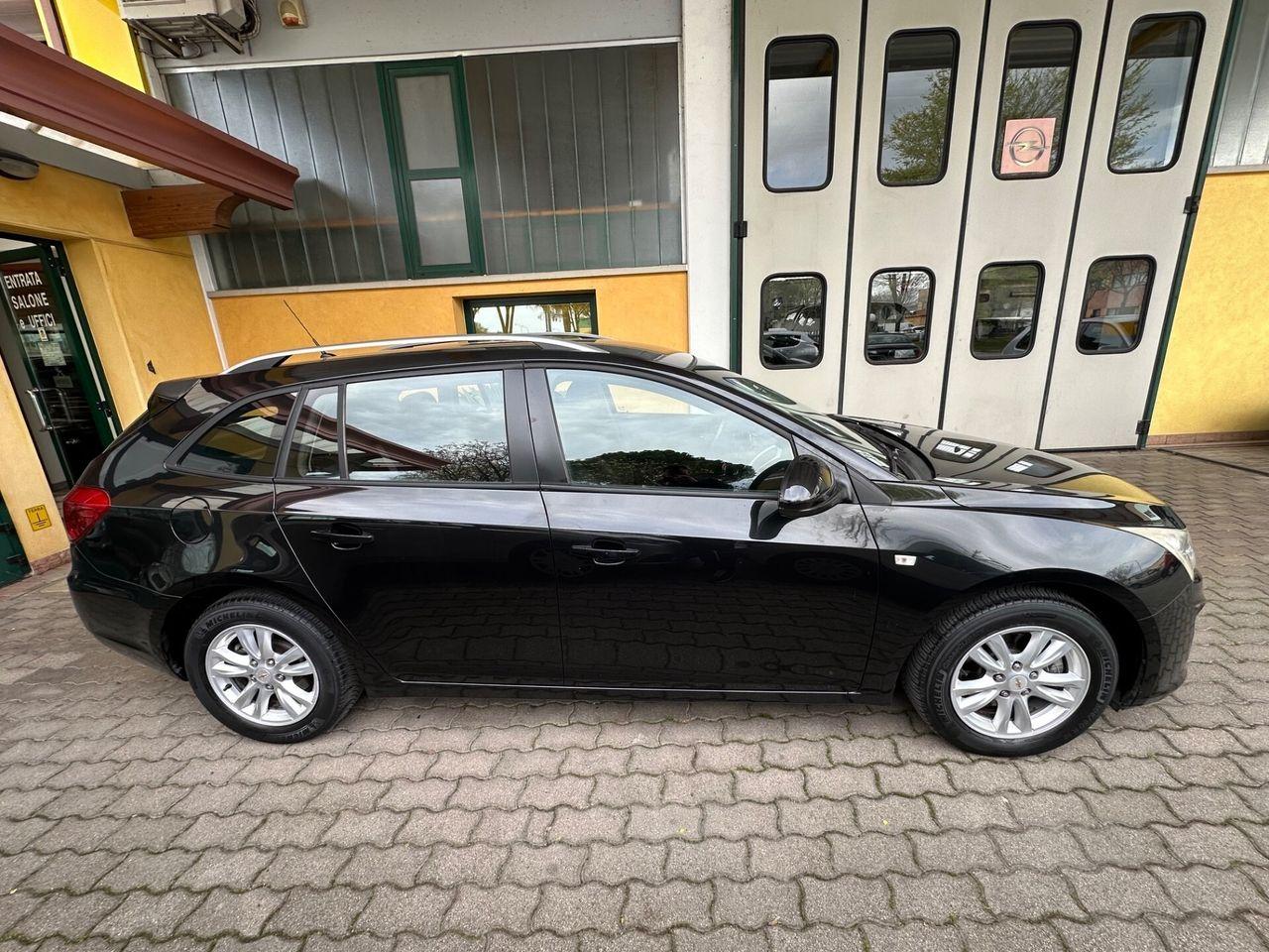 Chevrolet Cruze 2013 — engine 131 HP (96kW)