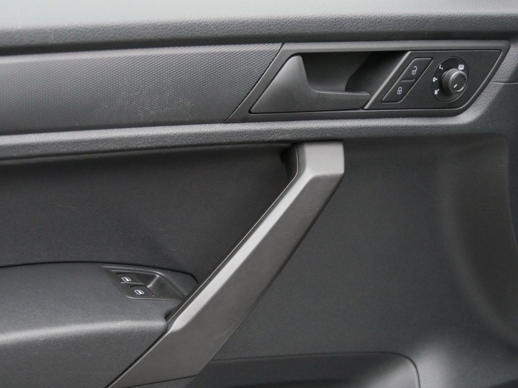 Fahrzeugabbildung Volkswagen Caddy Maxi Kasten 2.0 TDI DSG PDC hi. Navi Klima