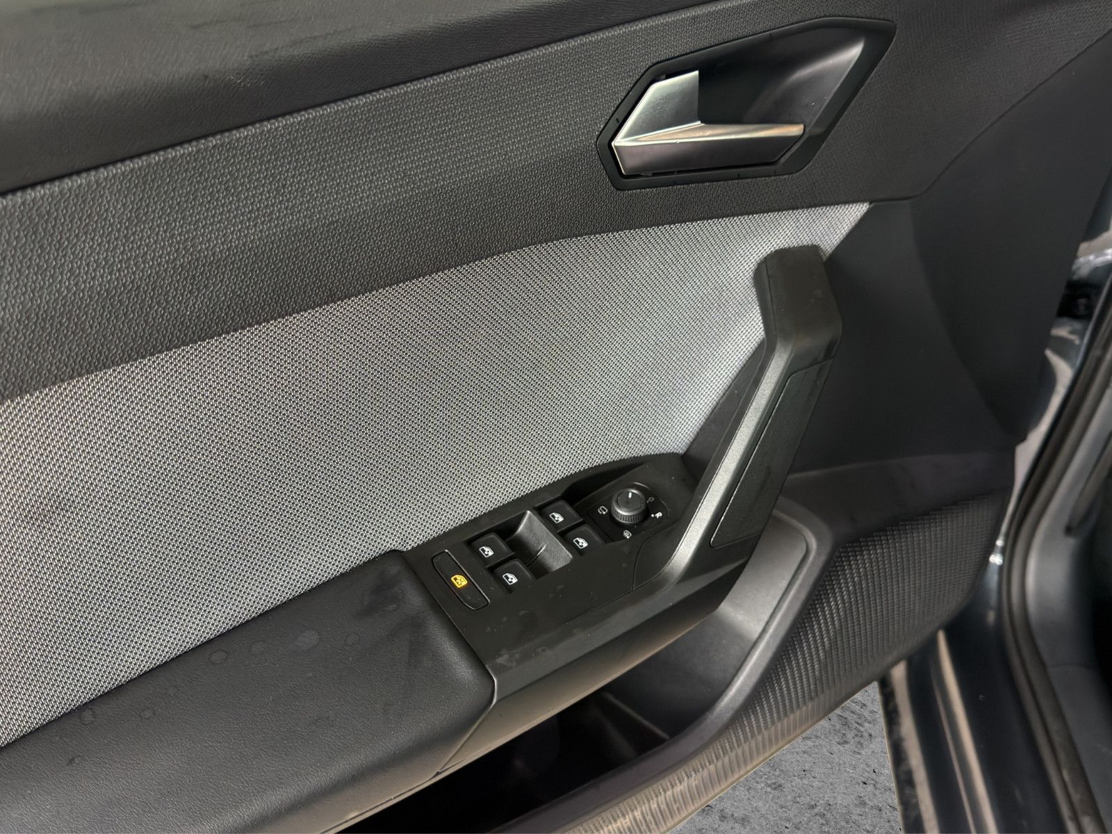 Fahrzeugabbildung SEAT Leon Sportstourer 1.5 TSI 85 kW Style*CarPlay*