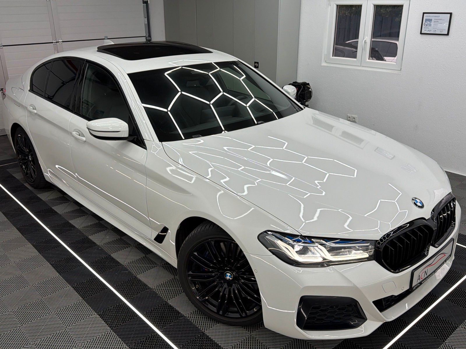 Fahrzeugabbildung BMW 530 d xDrive M SPORT/LASER/HuD/eGSD/FACELIFT