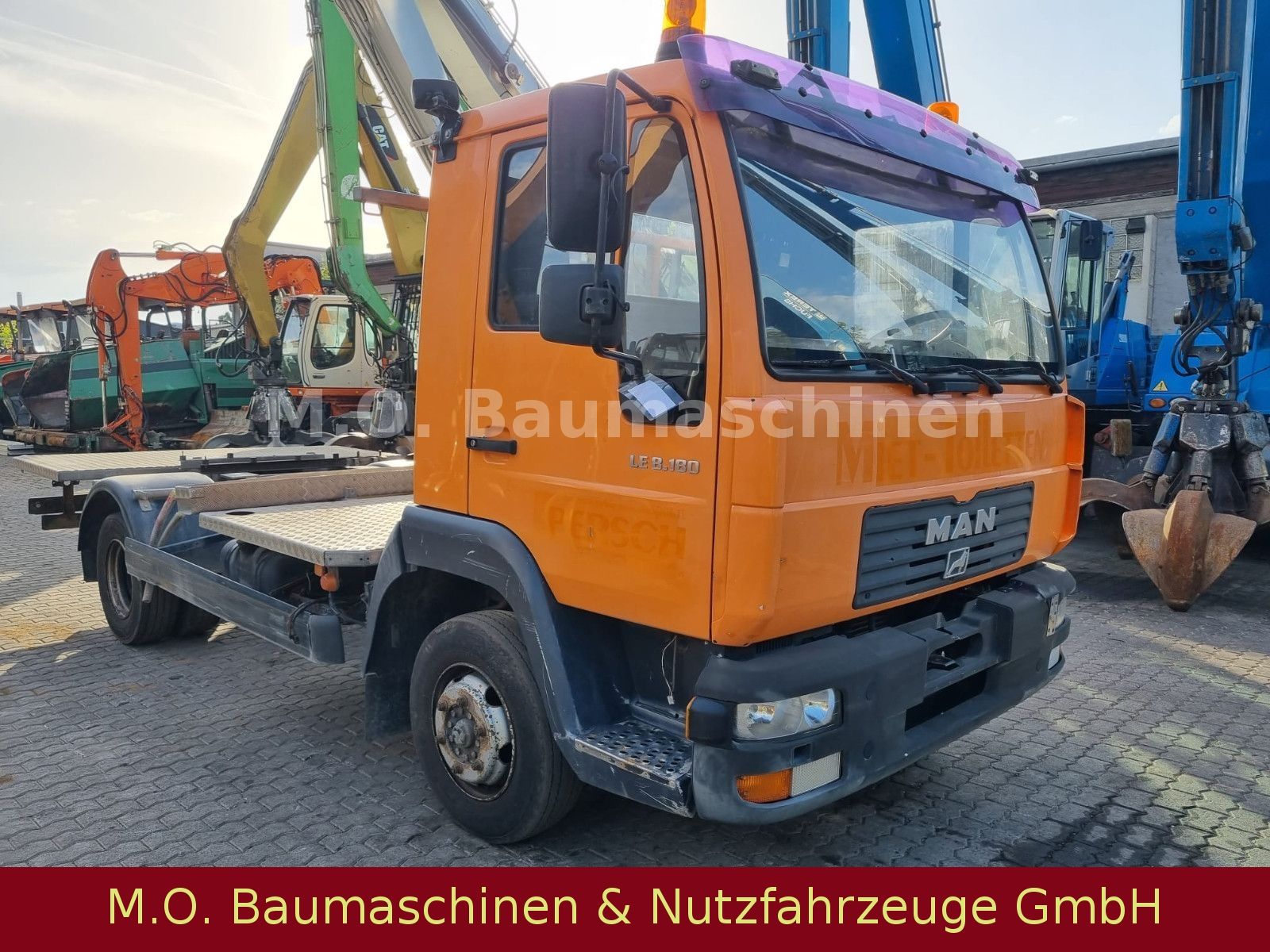 Fahrzeugabbildung MAN LE 8.180 BB / L 2000 /4x2 /