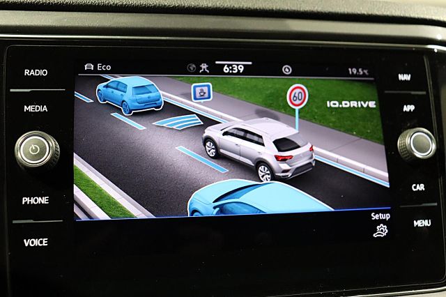 T-Roc Sport 1.5 TSI DSG LED NAVI KAMERA ACC el.H