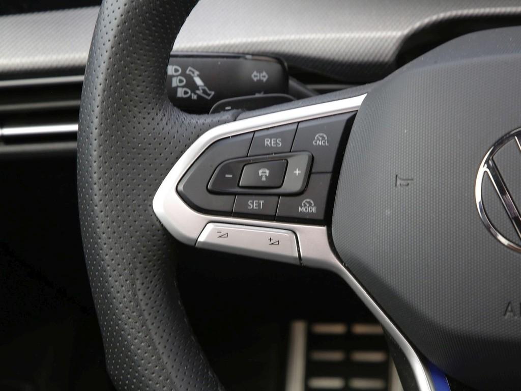 Volkswagen Golf VIII GTE 1.5 TSI eHybrid 200 kW 17" ACC AHK, миниатюра 17