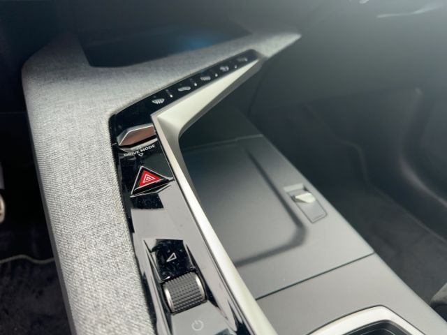 Foto Nummer 22: PEUGEOT 5008