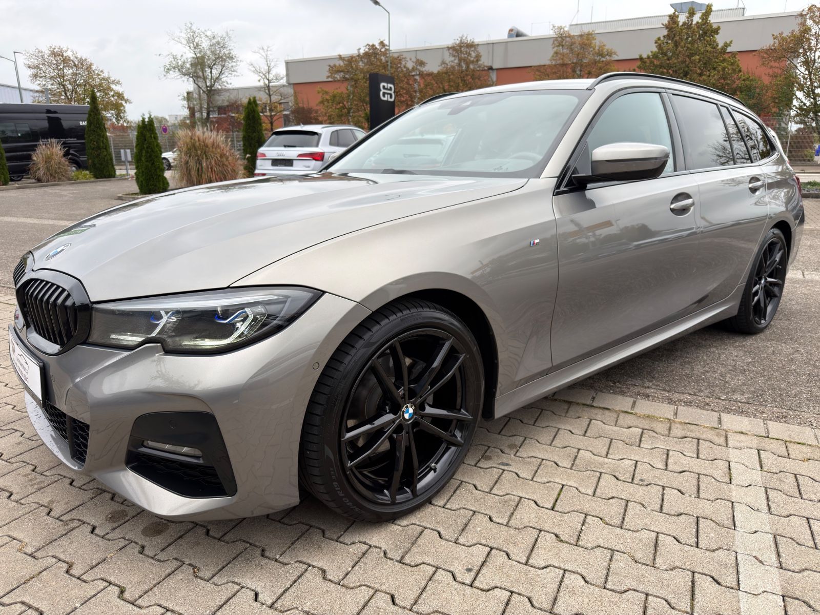 BMW 320d M-Sport Individual Shadow-Laser-Carbon imagem 3