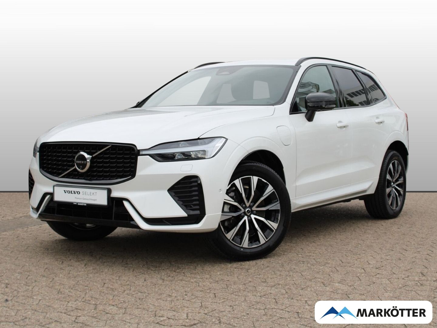 Volvo XC60 T8 AWD Plus Dark Recharge Plug-In PANO/360